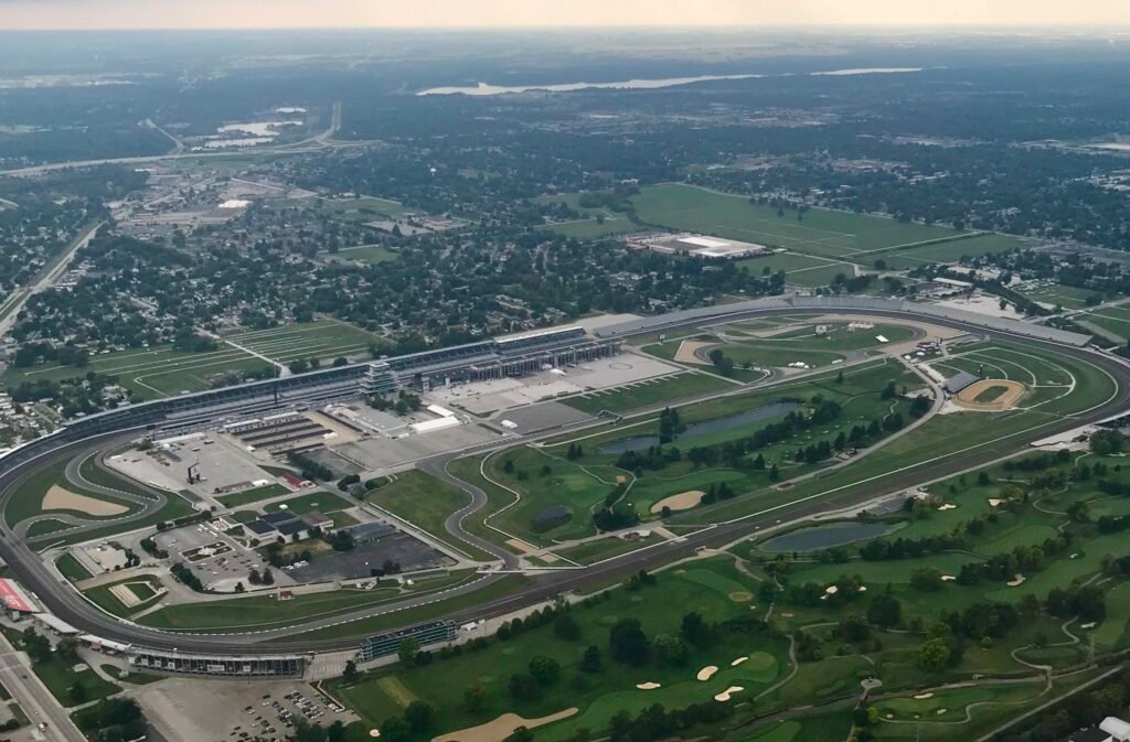 Vista aérea do Indianapolis Motor Speedway — guia completo da IndyCar para fãs de F1
