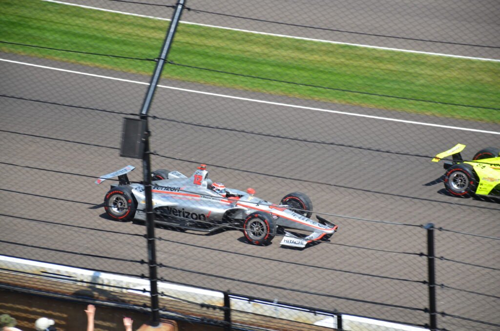 Team Penske — Will Power cruzando a linha de chegada na Indy 500 de 2018